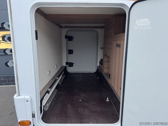 Caravana semiintegrada WEINSBERG CaraCompact 600 MEG Pepper Markise+Sat TV