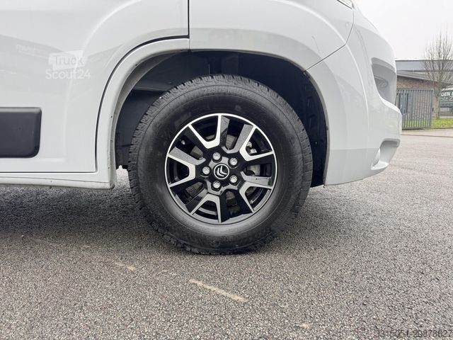 Camper van MOOVEO Van 60 EB Solar+Sat TV+AHK+Leder+Markise