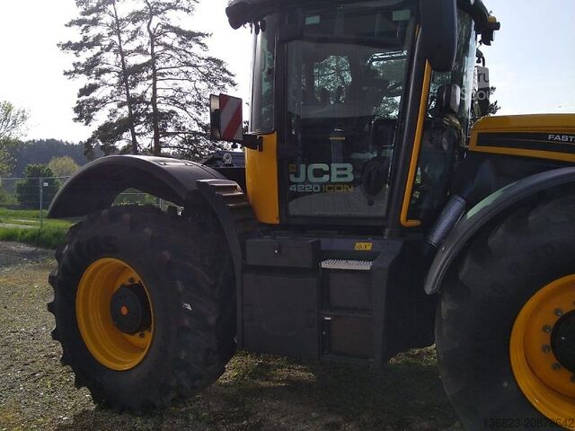 Tractor JCB Fastrac 4220 I-CON Voll