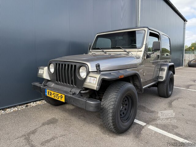 Vehicul off-road Jeep WRANGLER TJ 4.0i 4x4