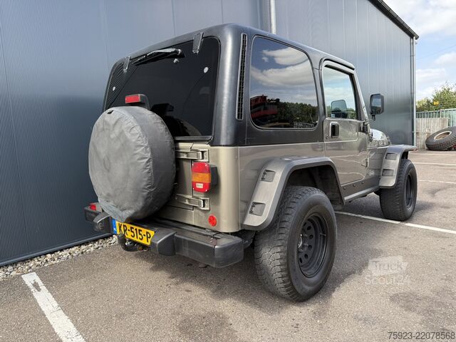 Vehicul off-road Jeep WRANGLER TJ 4.0i 4x4