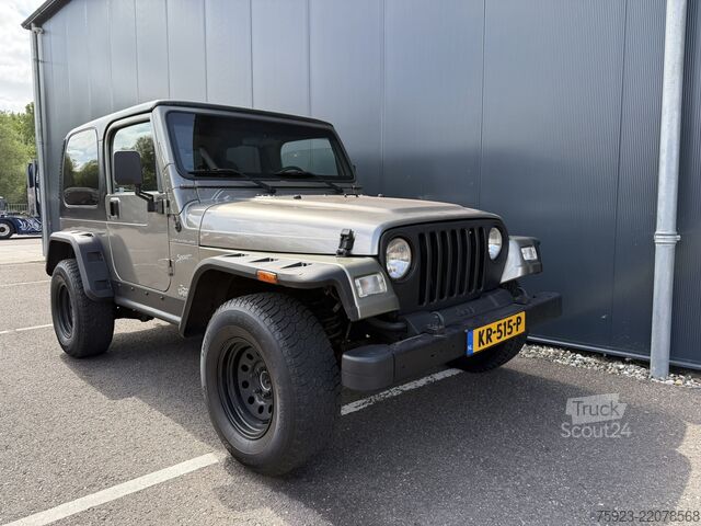 Vehicul off-road Jeep WRANGLER TJ 4.0i 4x4