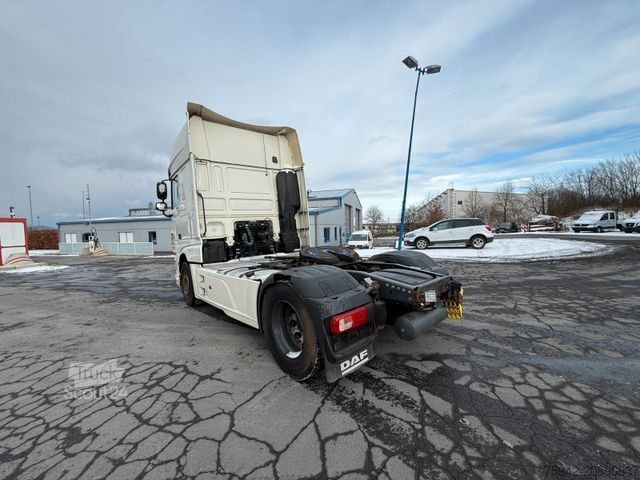 Standardowy ciągnik siodłowy DAF XF 460 SSC RETARDER STANDKLIMA LED