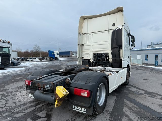 Standardowy ciągnik siodłowy DAF XF 460 SSC RETARDER STANDKLIMA LED