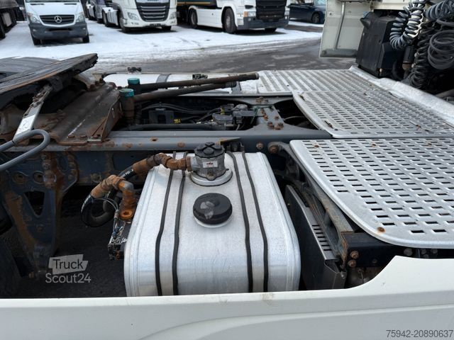 Standardowy ciągnik siodłowy DAF XF 460 SSC RETARDER STANDKLIMA LED