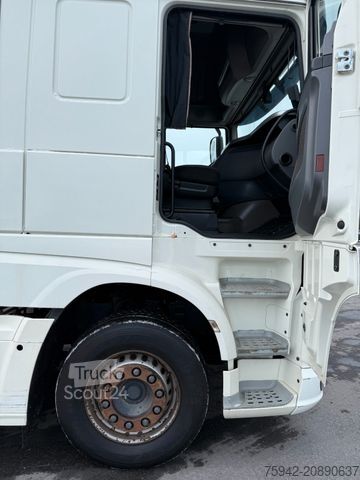 Standardowy ciągnik siodłowy DAF XF 460 SSC RETARDER STANDKLIMA LED