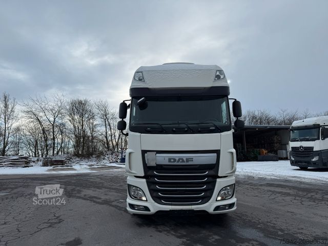 Standardowy ciągnik siodłowy DAF XF 460 SSC RETARDER STANDKLIMA LED
