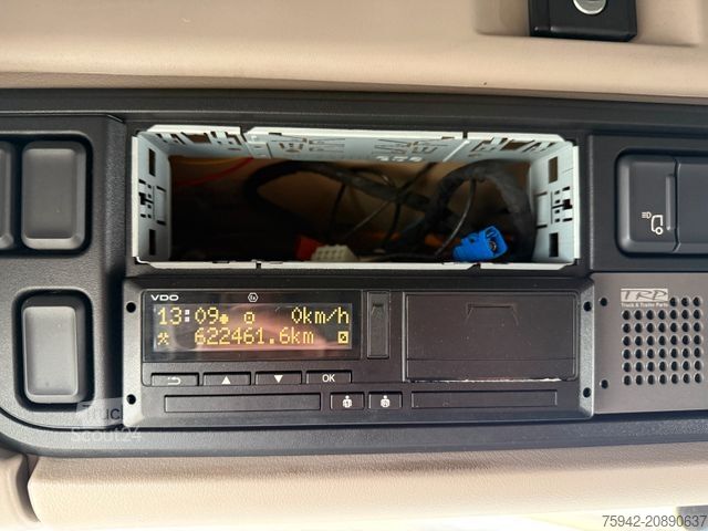 Standardowy ciągnik siodłowy DAF XF 460 SSC RETARDER STANDKLIMA LED