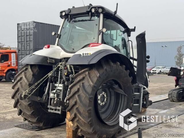 Trattore da piazzale Valtra T215 VERSU
