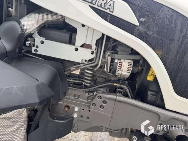 Gård traktor Valtra T215 VERSU