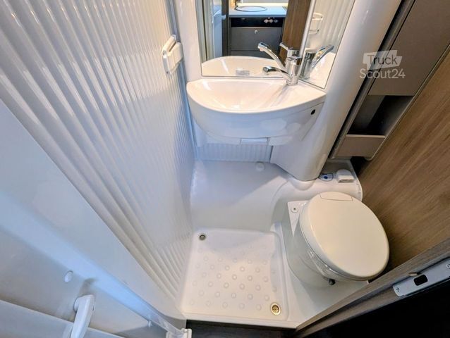 Autocaravana con alcoba CARADO A 132 PRO FAHRRADTRÄGER, MARKISE uvm.