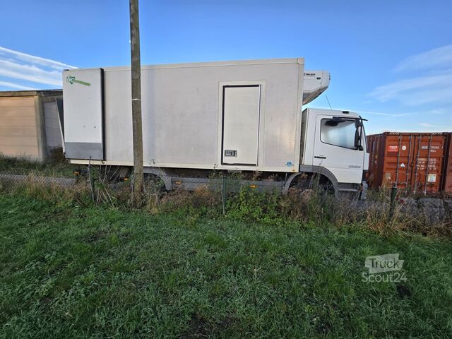 Vrachtwagen met bakwagen Mercedes-Benz 