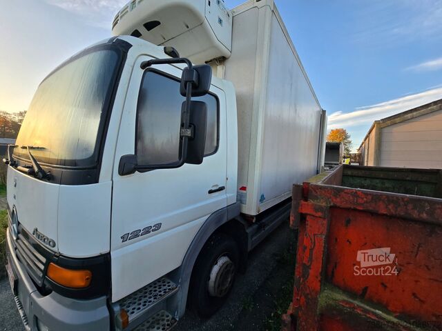 Vrachtwagen met bakwagen Mercedes-Benz 