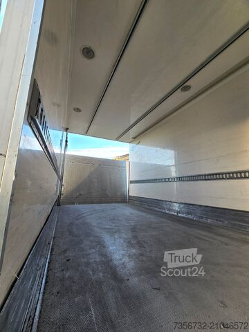 Vrachtwagen met bakwagen Mercedes-Benz 