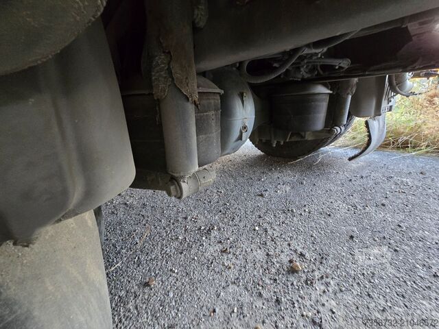 Vrachtwagen met bakwagen Mercedes-Benz 