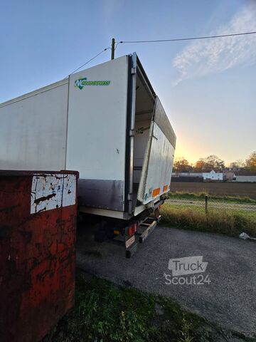 Vrachtwagen met bakwagen Mercedes-Benz 