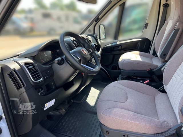 Teilintegriertes Wohnmobil BÜRSTNER Lyseo TD 684 G 9G-Automatik