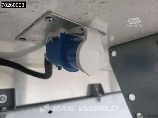 Saldētava Renault Master 165PK -15 Vriezer Koelwagen Thermo King ...