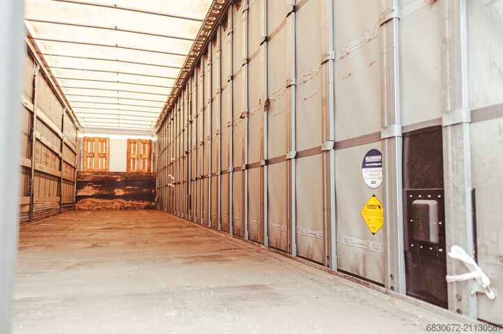 Open semitrailer with tarp Schmitz Cargobull Trailer verschiedener Bauarten