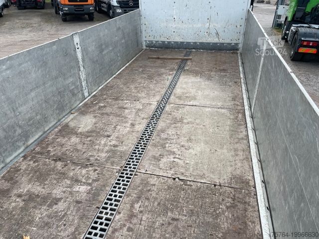 Flatbed truck MERCEDES-BENZ 1835 Antos / 6m Pritsche / HIAB 144 DLS-3 Pro