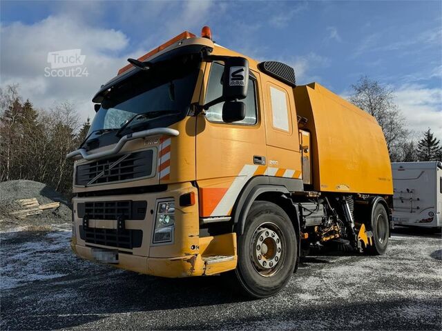  Volvo FM9 4x2 sweeper truck w/ Beam sweeper S7000 superc