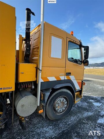  Volvo FM9 4x2 sweeper truck w/ Beam sweeper S7000 superc