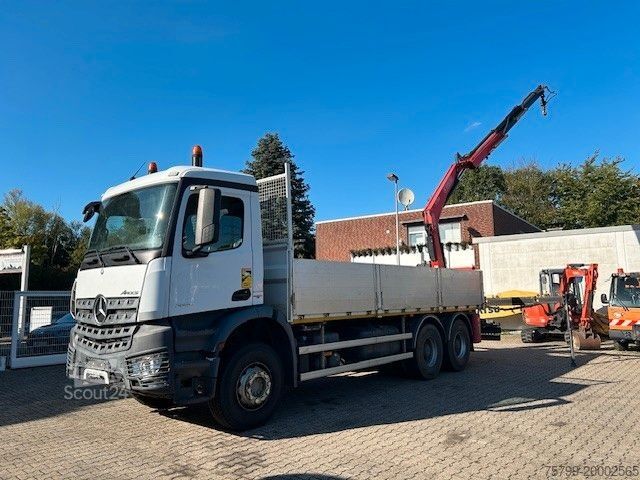 Jeřáb na nákladním automobilu MERCEDES-BENZ 2636 Pritsche + 6x4 Blatt-Blatt Fassi kran