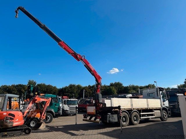Jeřáb na nákladním automobilu MERCEDES-BENZ 2636 Pritsche + 6x4 Blatt-Blatt Fassi kran