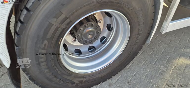 Pašizgāzējs kravas automašīna Mercedes-Benz 1824 Kipper Kran, Edelstahlaufbau Tierentsorgung