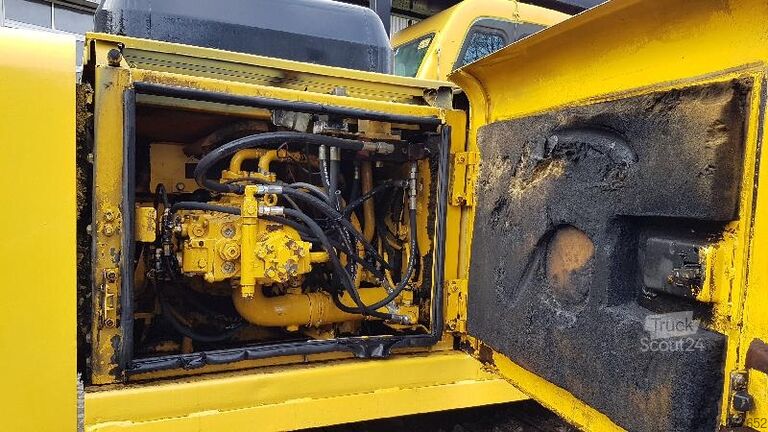 Kettenbagger Komatsu PC240NLC 6K