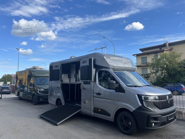 Camion pentru transport cai AKX DOUBLE CABIN RENAULT MASTER STALLION LAYOUT