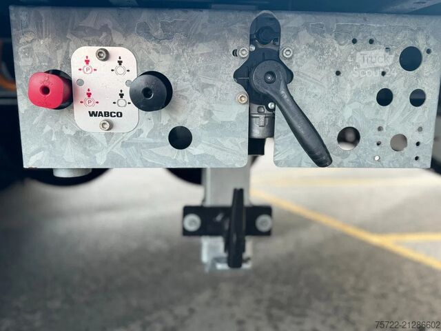 Platforma de încărcare PAVIC TBPA 14 64ZC PRITSCHE MIT CONTAINERVERRIEGELUNG...