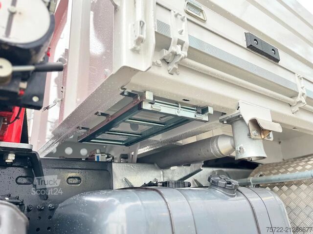 Tipper cu 3 fețe Mercedes-Benz Arocs 3348 6x4 BB Dreiseitenkipper FASSI F255A