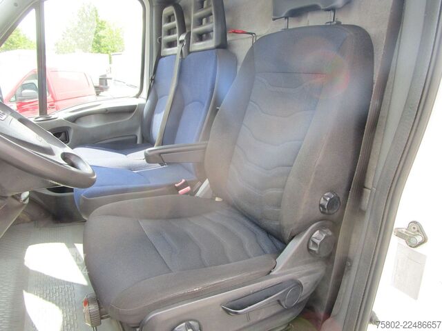 Κλειστό βαν IVECO Daily 29L12V HPI 2.3 16V *3-Sitzer+AHK+Regale*