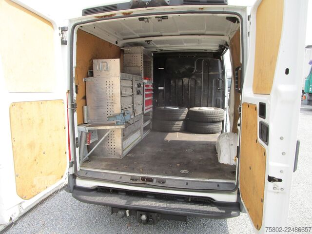 Κλειστό βαν IVECO Daily 29L12V HPI 2.3 16V *3-Sitzer+AHK+Regale*