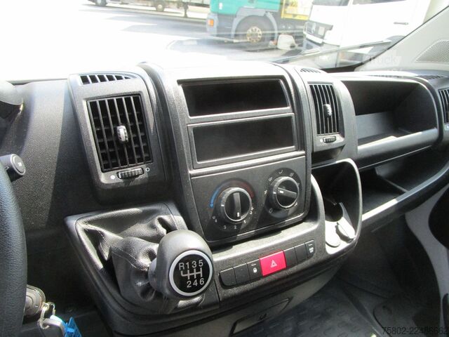 Κλειστό βαν PEUGEOT Boxer  2.0L 130PS*3-Achser+Türen+Rampe hinten*
