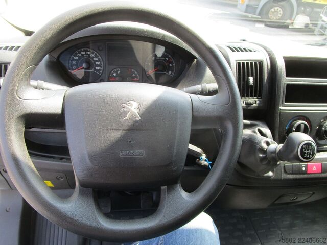 Κλειστό βαν PEUGEOT Boxer  2.0L 130PS*3-Achser+Türen+Rampe hinten*