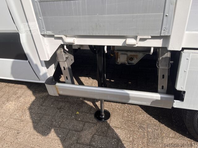 Nákladní automobil s plošinou a jeřábem Mercedes-Benz Sprinter 513 CDI Hiab Laadkraan 018T Trekhaak 2...