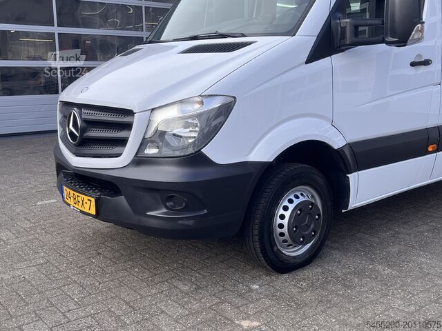 Nákladní automobil s plošinou a jeřábem Mercedes-Benz Sprinter 513 CDI Hiab Laadkraan 018T Trekhaak 2...