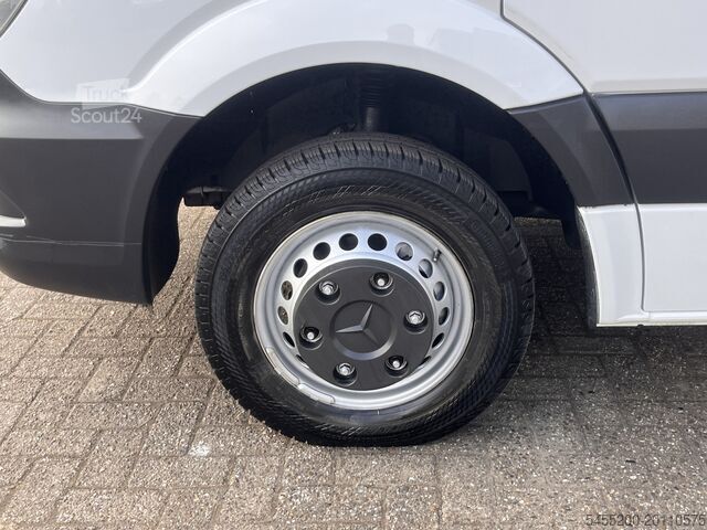 Nákladní automobil s plošinou a jeřábem Mercedes-Benz Sprinter 513 CDI Hiab Laadkraan 018T Trekhaak 2...