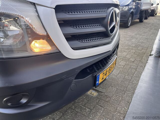 Nákladní automobil s plošinou a jeřábem Mercedes-Benz Sprinter 513 CDI Hiab Laadkraan 018T Trekhaak 2...