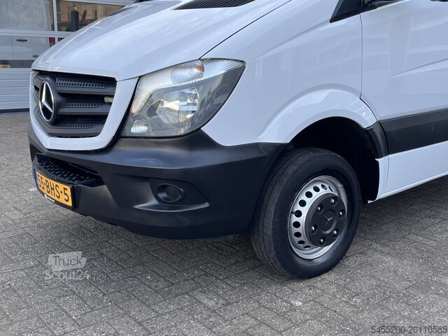 Вантажівка-платформа з краном Mercedes-Benz Sprinter 513 CDI 366 Hiab Laadkraan 018T Trekha...