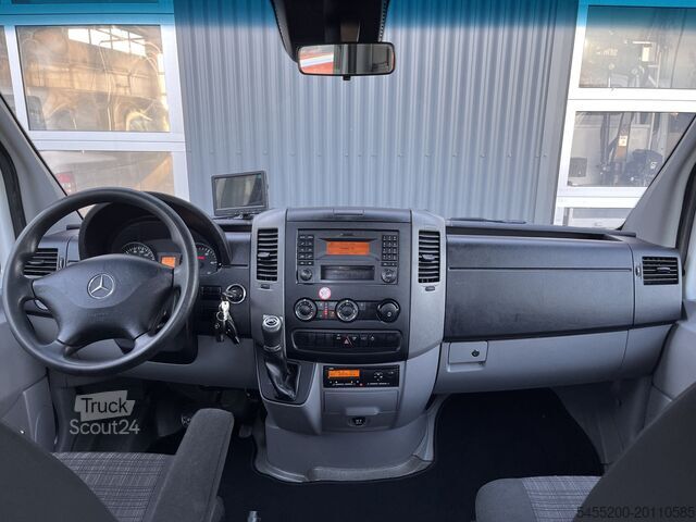 Вантажівка-платформа з краном Mercedes-Benz Sprinter 513 CDI 366 Hiab Laadkraan 018T Trekha...
