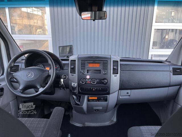 Вантажівка-платформа з краном Mercedes-Benz Sprinter 513 CDI 366 Hiab Laadkraan 018T Trekha...