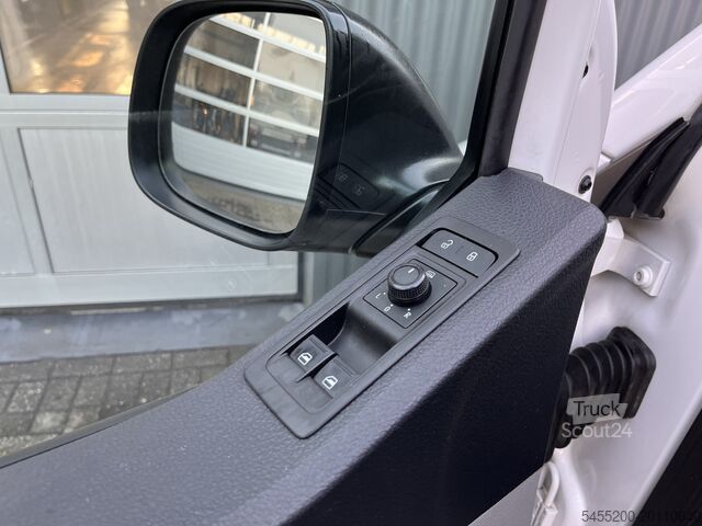 Kombi s vysokou strechou Volkswagen Transporter 2.0 TDI L1H1 DC 4Motion 150pk Airco...