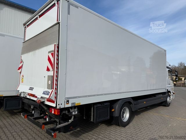 Kastes kravas automašīna MERCEDES-BENZ Atego 1530 L 7.3m Koffer LBW 1.5t 2 Betten AHK