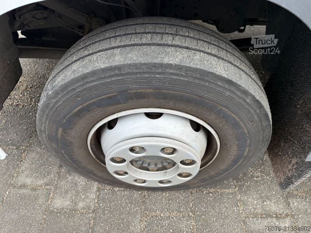 Kastes kravas automašīna MERCEDES-BENZ Atego 1530 L 7.3m Koffer LBW 1.5t 2 Betten AHK