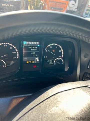 Grua montada em camião MERCEDES-BENZ 3253 + HIAB 302 Kran 8x2-4 HAD ALLRAD