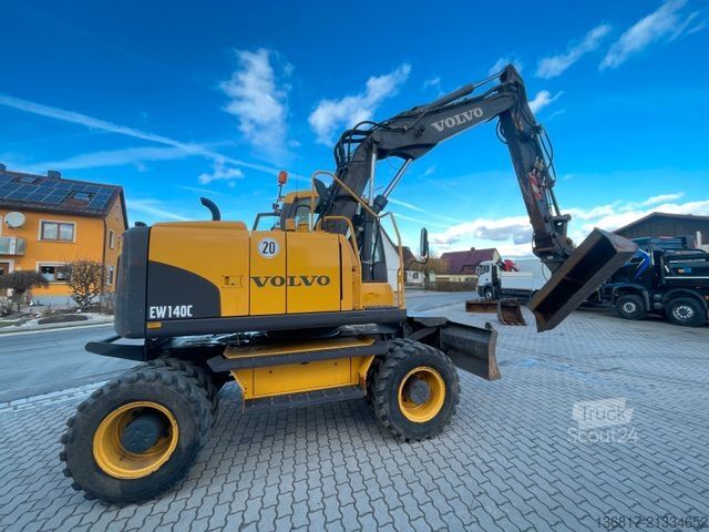 Excavator pe roți VOLVO Mobilbagger EW140C Lehnhoff HS10 Hammer-Scherenh