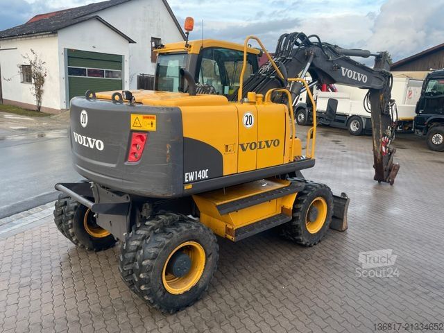 Excavator pe roți VOLVO Mobilbagger EW140C Lehnhoff HS10 Hammer-Scherenh